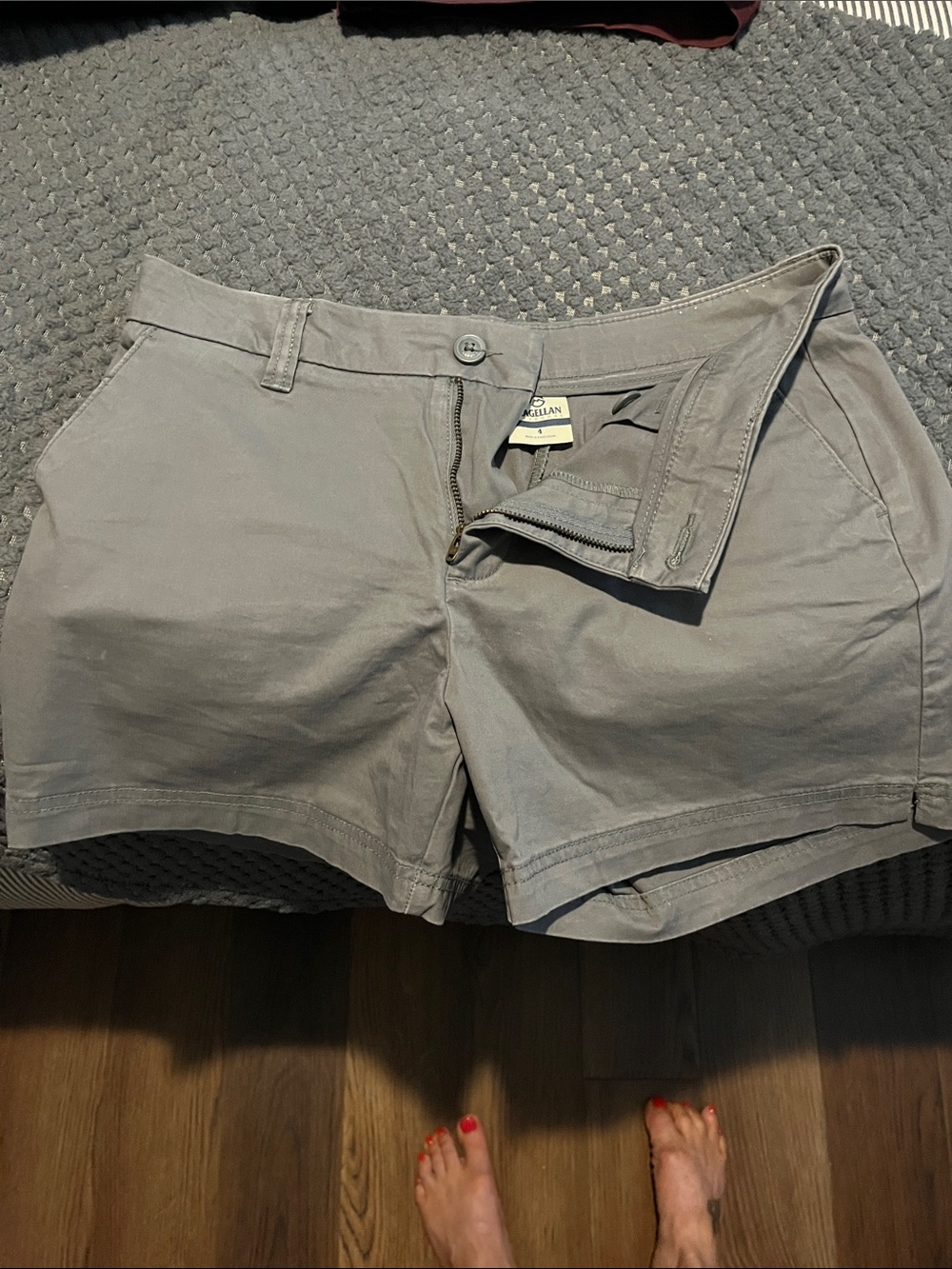 Magellan shorts 
Gray
Size 4
3 1/2 inches
